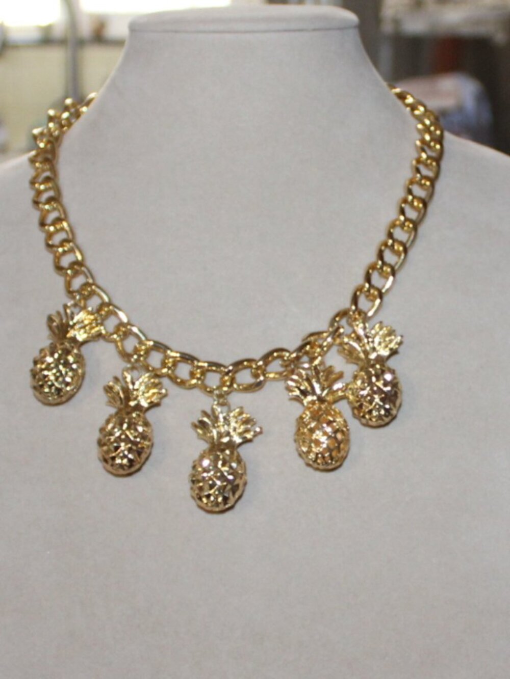 NWOT Inc Pineapple Statement necklace. AWESOME!